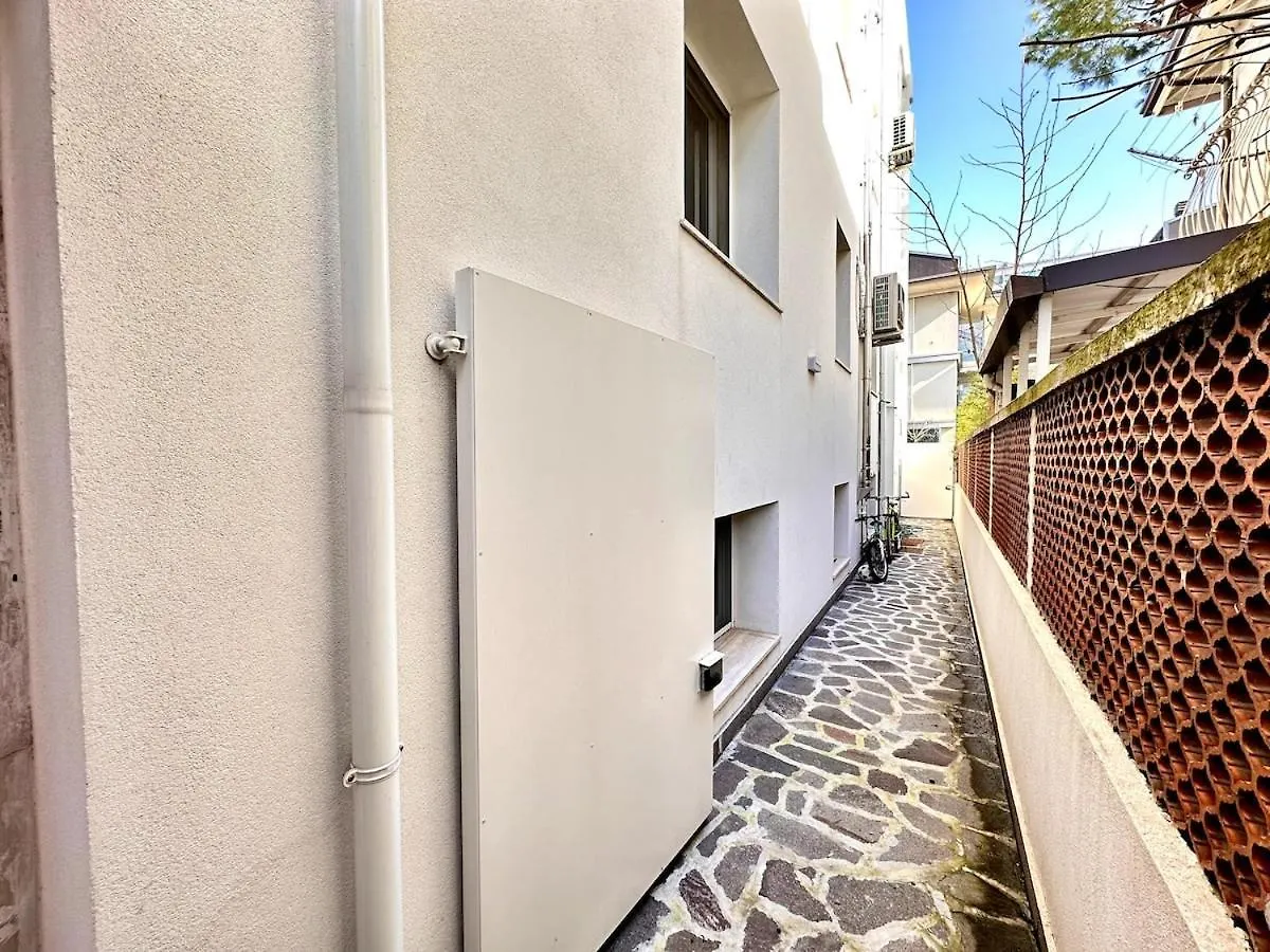 Exclusive Apartament E Depandance - Vle Dante - Riccione - Privacy Ed Enormi Spazi Nel Quartiere Piu Rinomato Apartmán