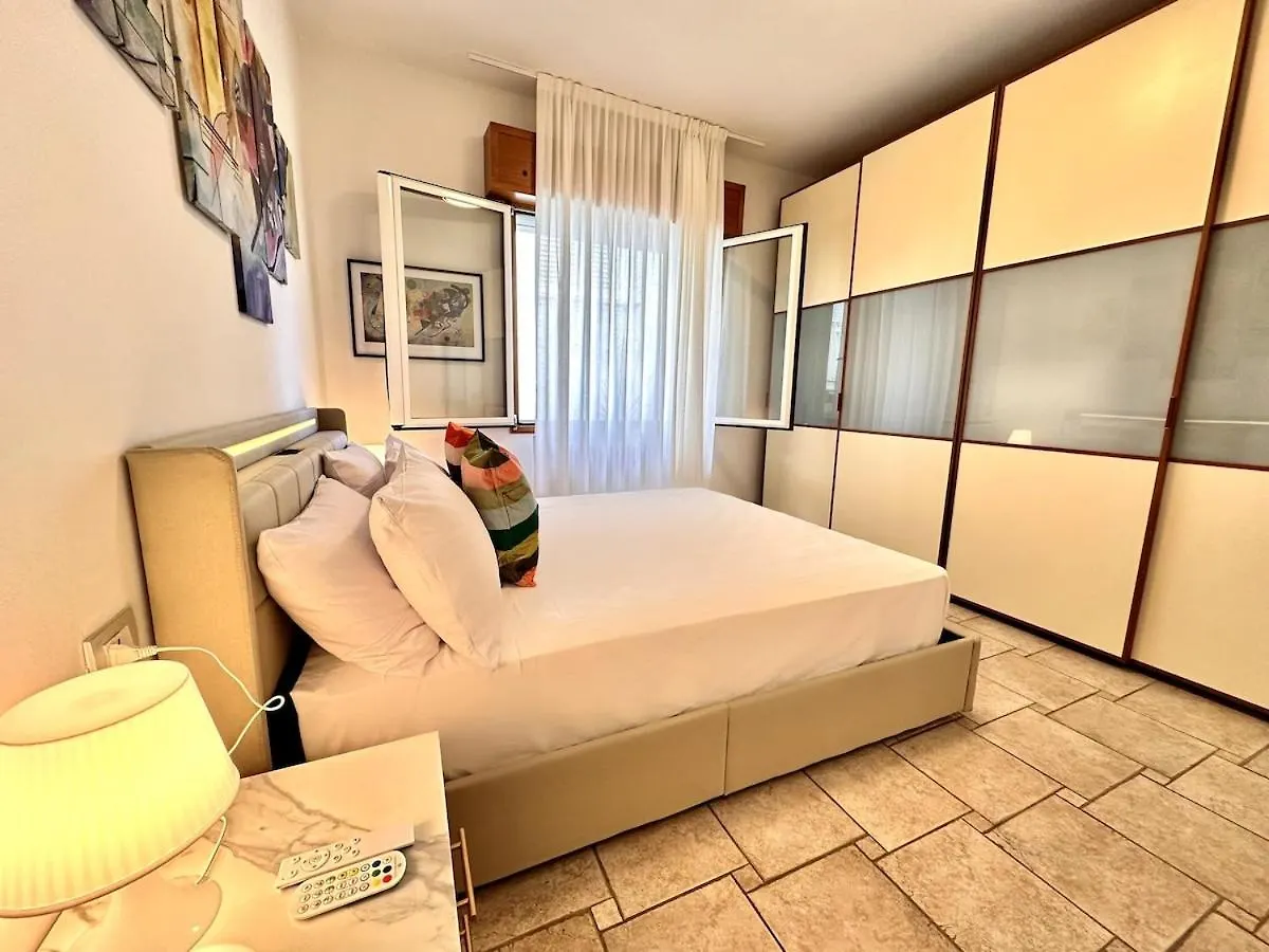 Exclusive Apartament E Depandance - Vle Dante - Riccione - Privacy Ed Enormi Spazi Nel Quartiere Piu Rinomato